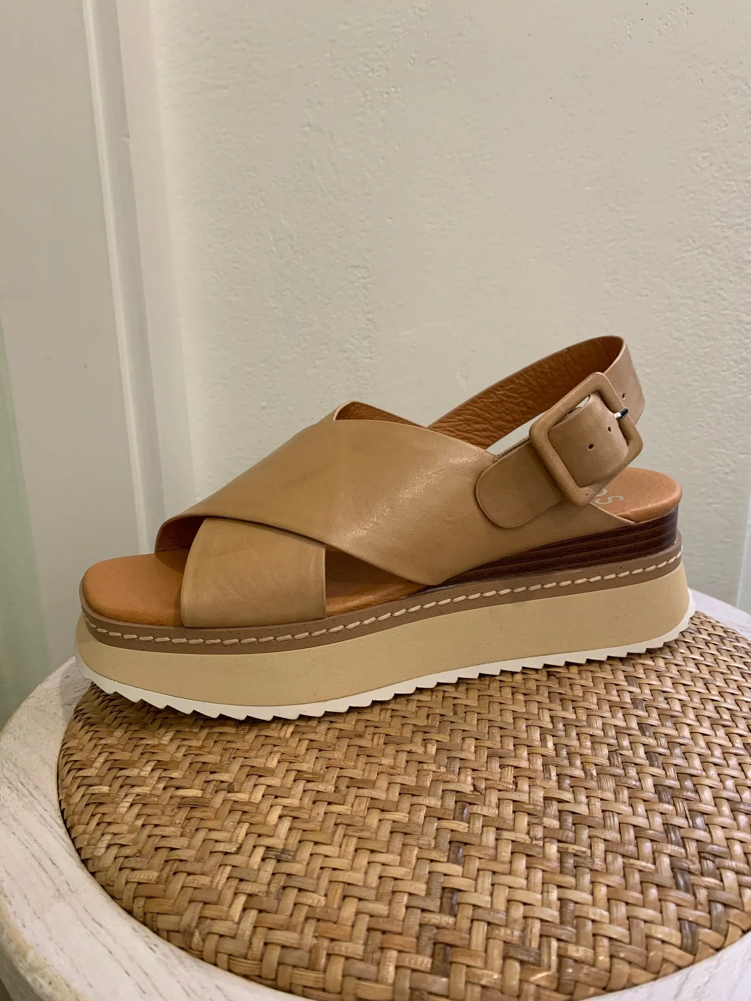 Platform Sandal in Tan