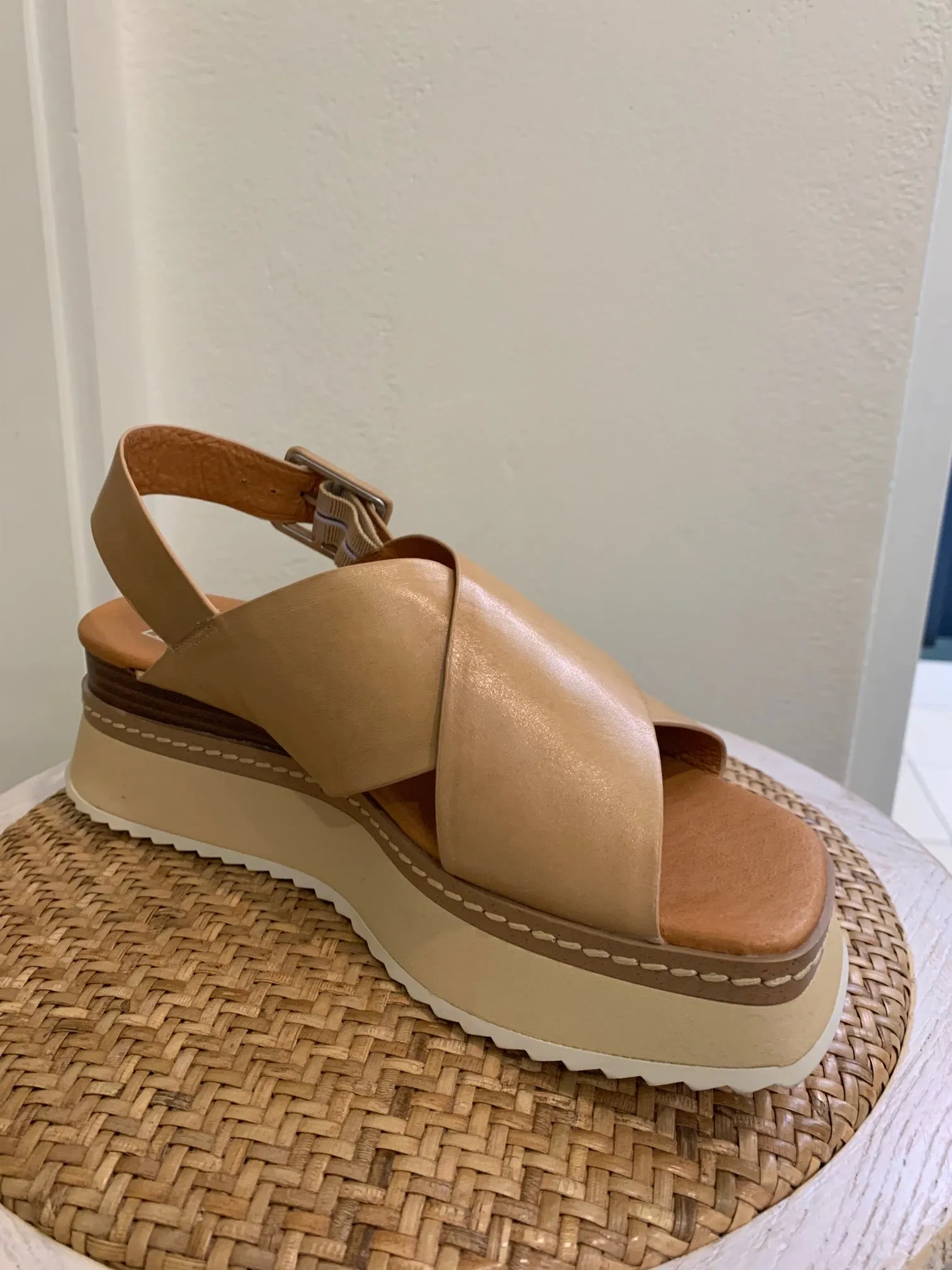 Platform Sandal in Tan