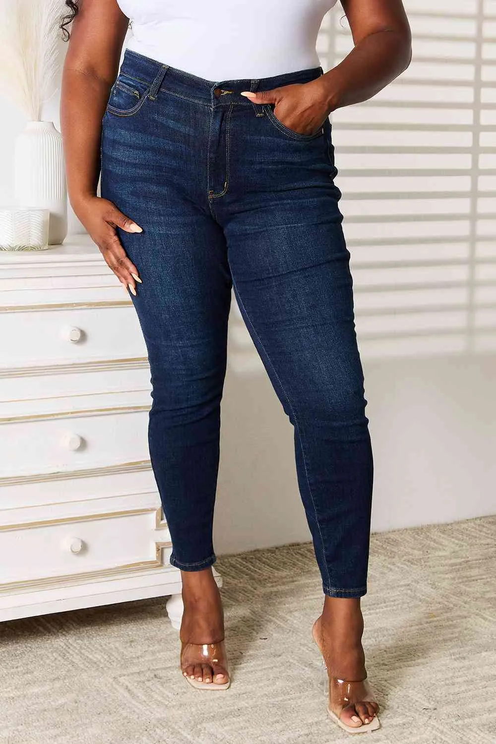 Judy Blue Full Size Skinny Jeans Pockets