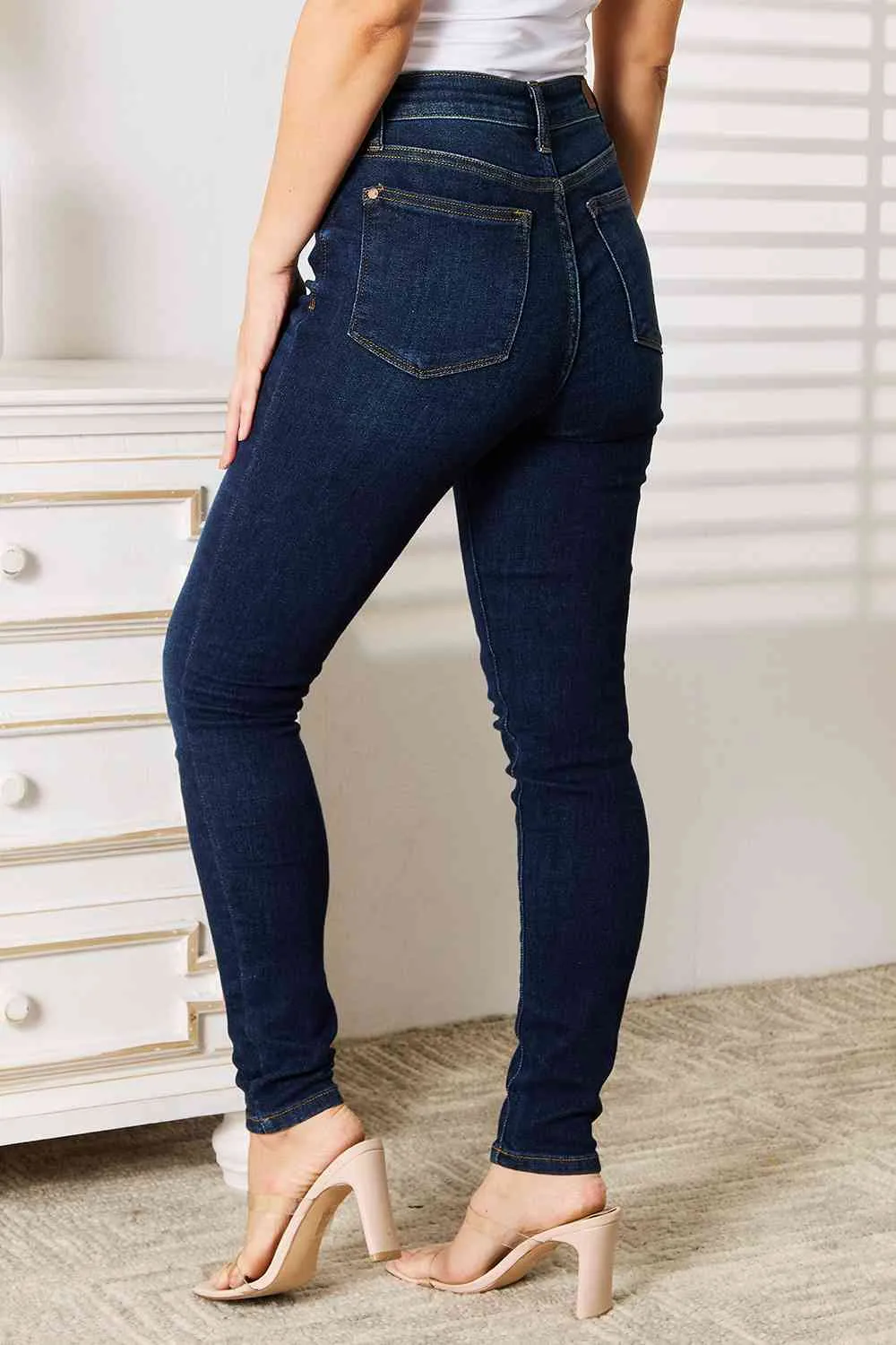 Judy Blue Full Size Skinny Jeans Pockets