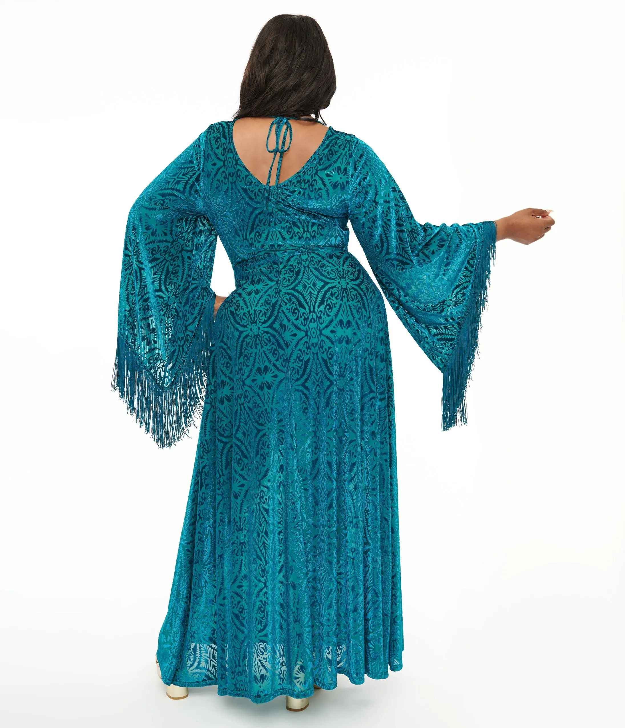 Fashion-Forward Plus Size Teal Floral Fringe Sleeve Maxi Dress